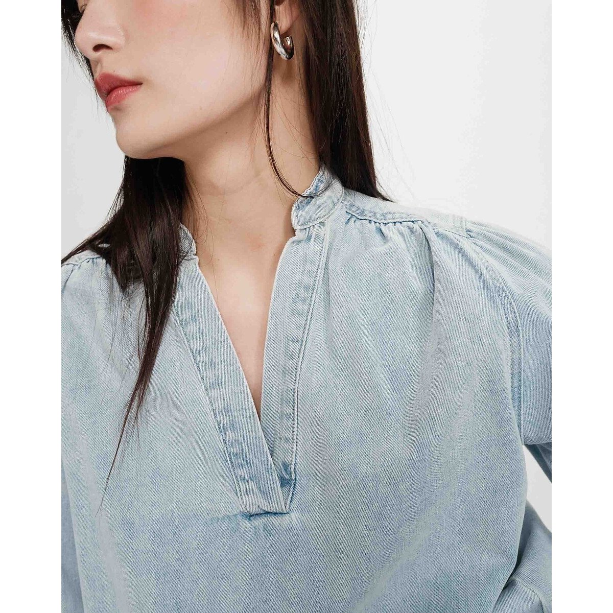 Blouse en denim col V VALORY denim bleu clair, GRACE & MILA