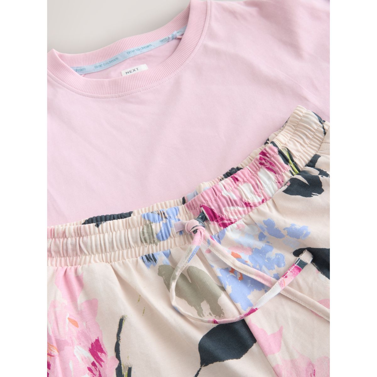 Pyjama manches courtes rose motif fleurs, NEXT