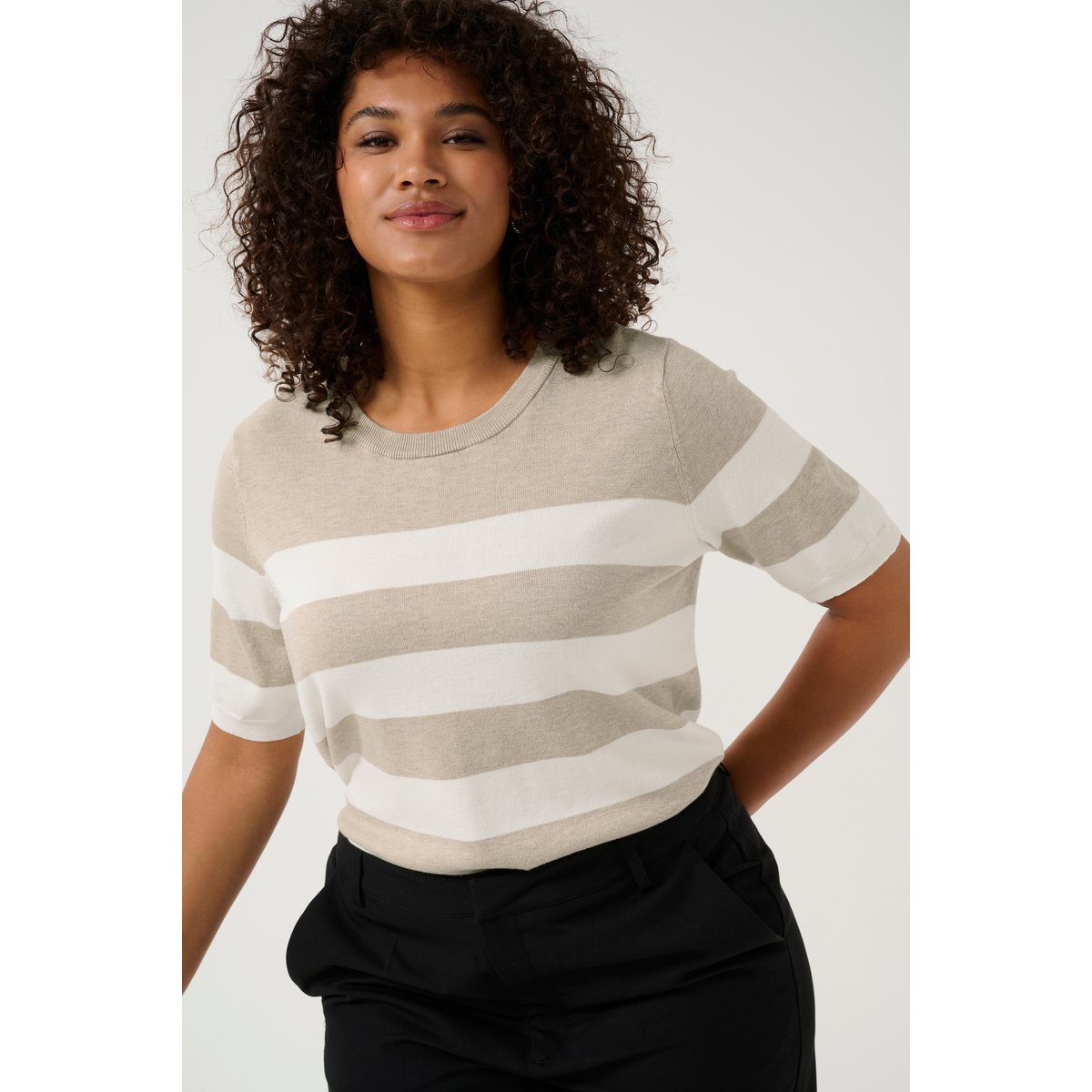 Pullover en maille manches mi-longues blanc/beige rayures chalk/feather grey bold stripe, KAFFE CURVE