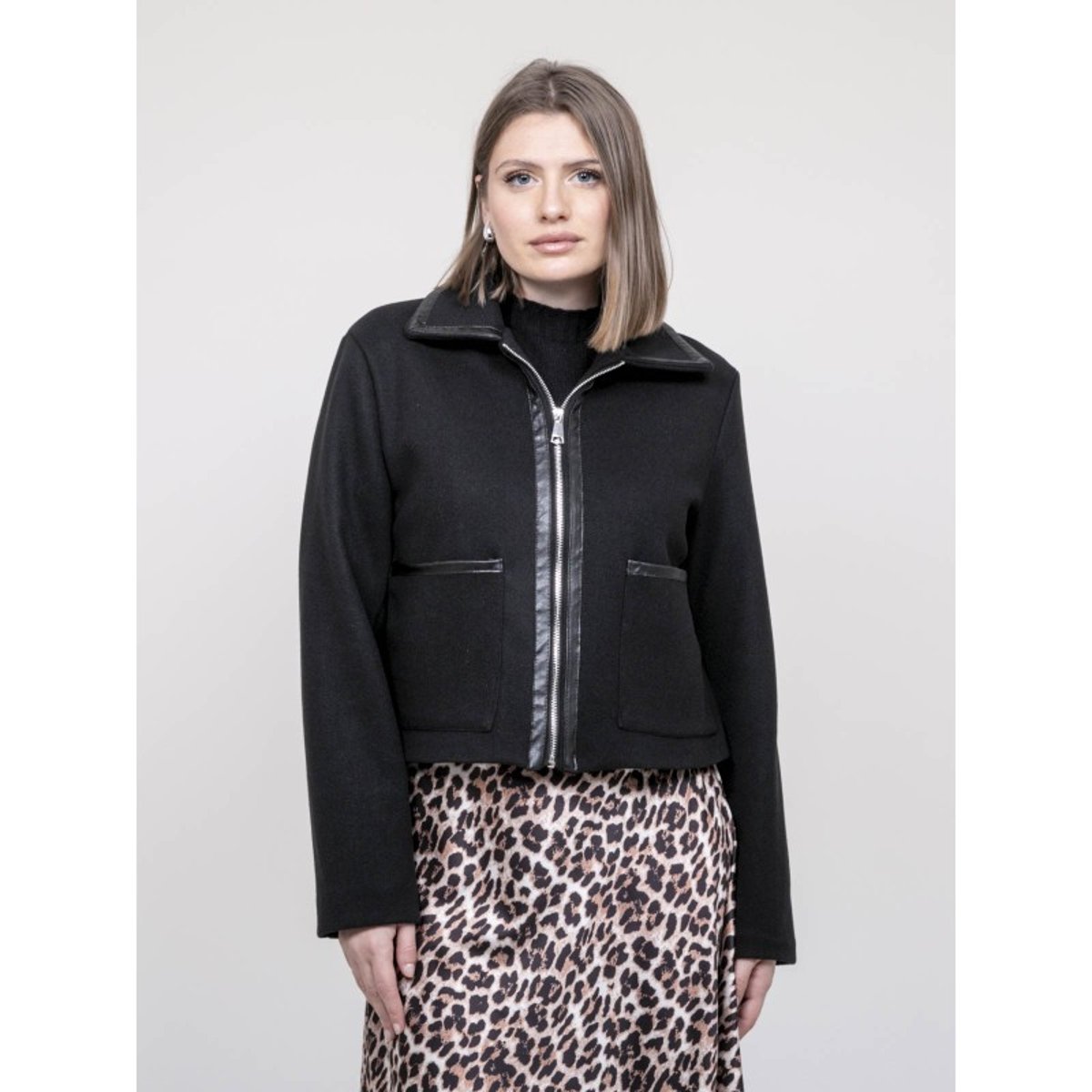 Blouson Avec Détails Simili Uzelle noir, DONA LISA
