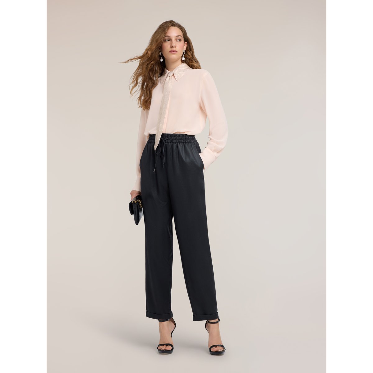 Chemise avec col et cravate en strass rose, MOTIVI