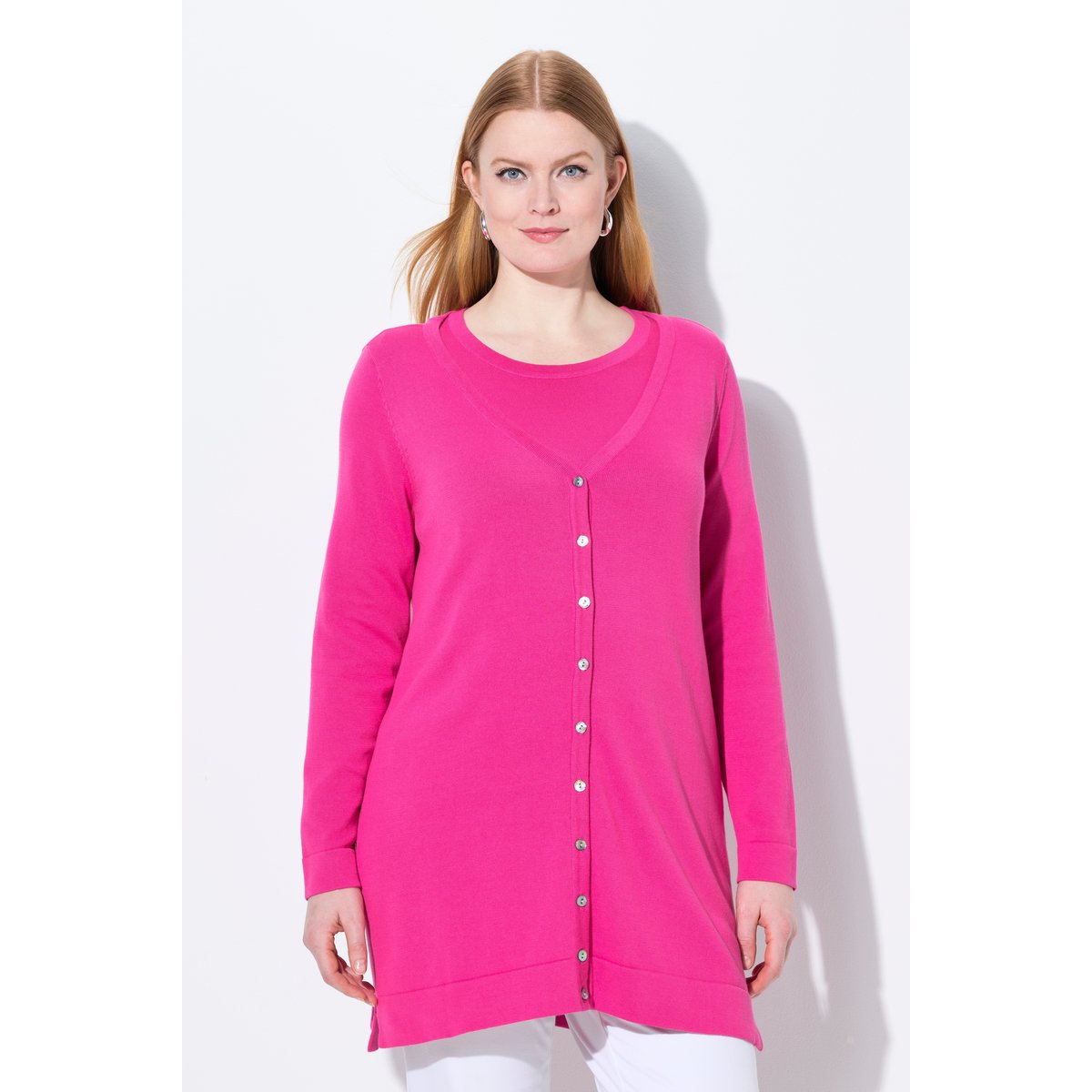 Cardigan long en coton Pima. Décolleté V magenta, ULLA POPKEN