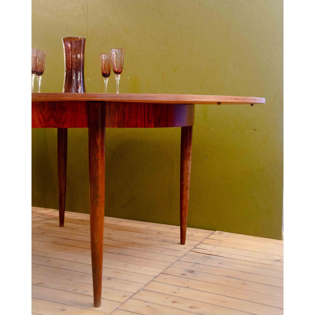 Table à manger ronde scandinave Karla N°1261 - Bon état bois foncé, DEBONGOUT