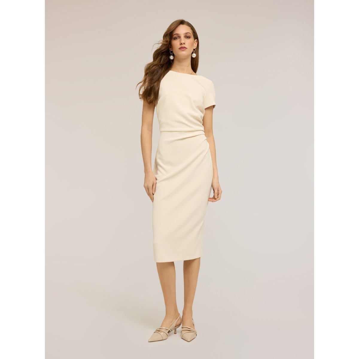 Robe fourreau avec drapé beige, MOTIVI