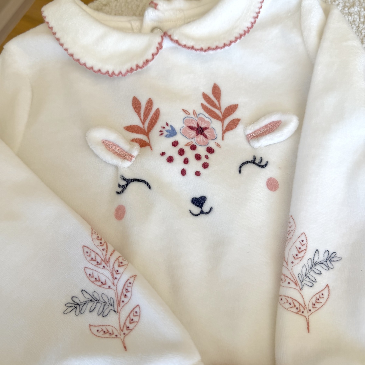 Pyjama bébé 2 pièces en velours à pieds retroussables Cléo ecru, PETIT BEGUIN