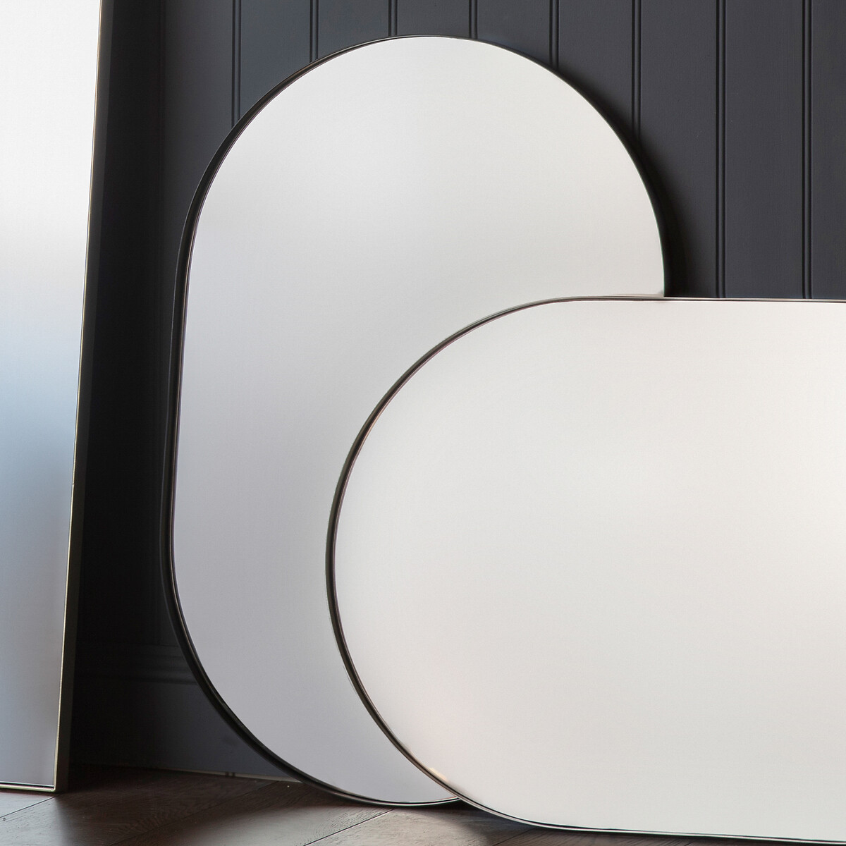 60x90cm Herschel Minimalist Oval Mirror black, ÉDITÉ