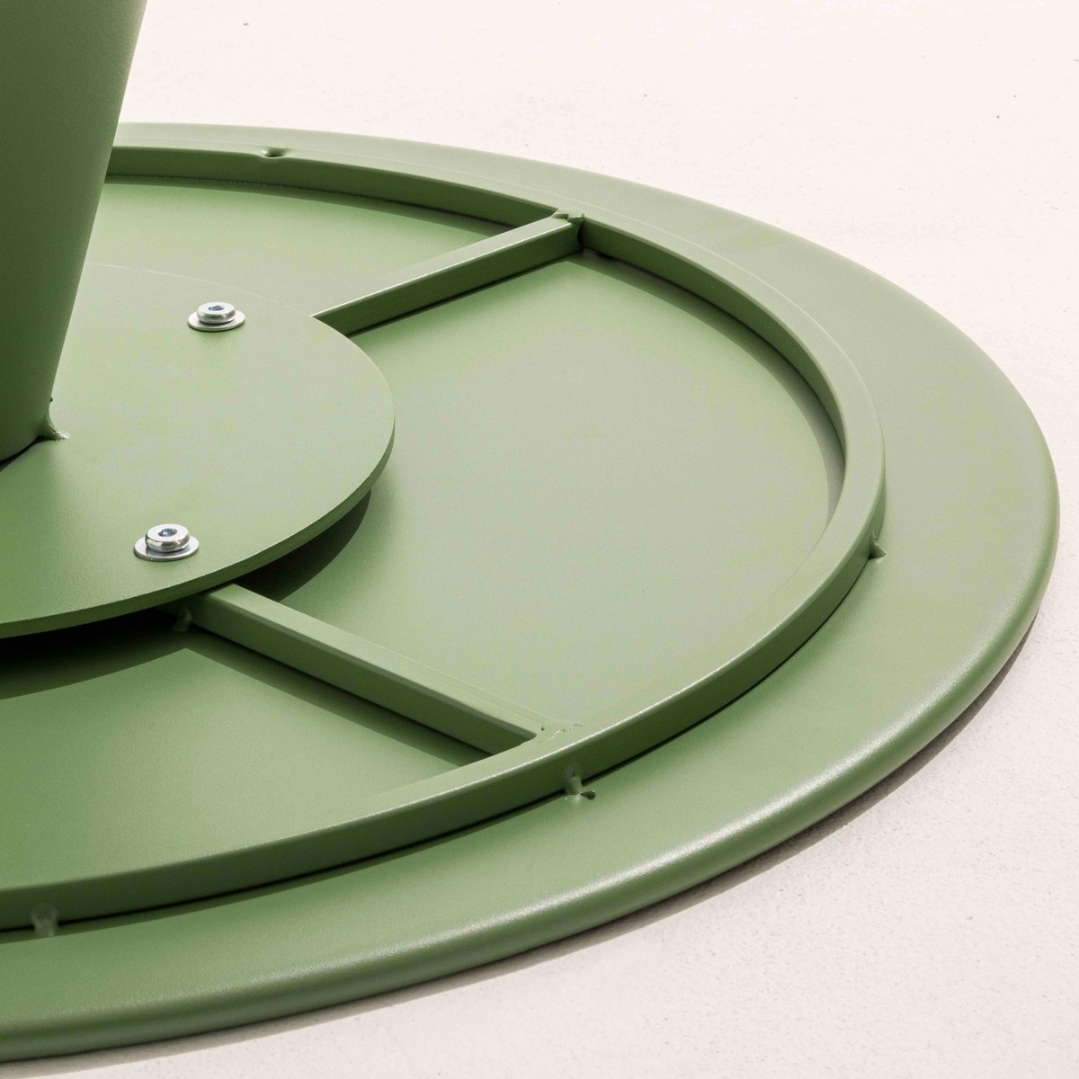 Lot de 2 tables basses rondes en acier, GOMBA vert cactus, OVIALA
