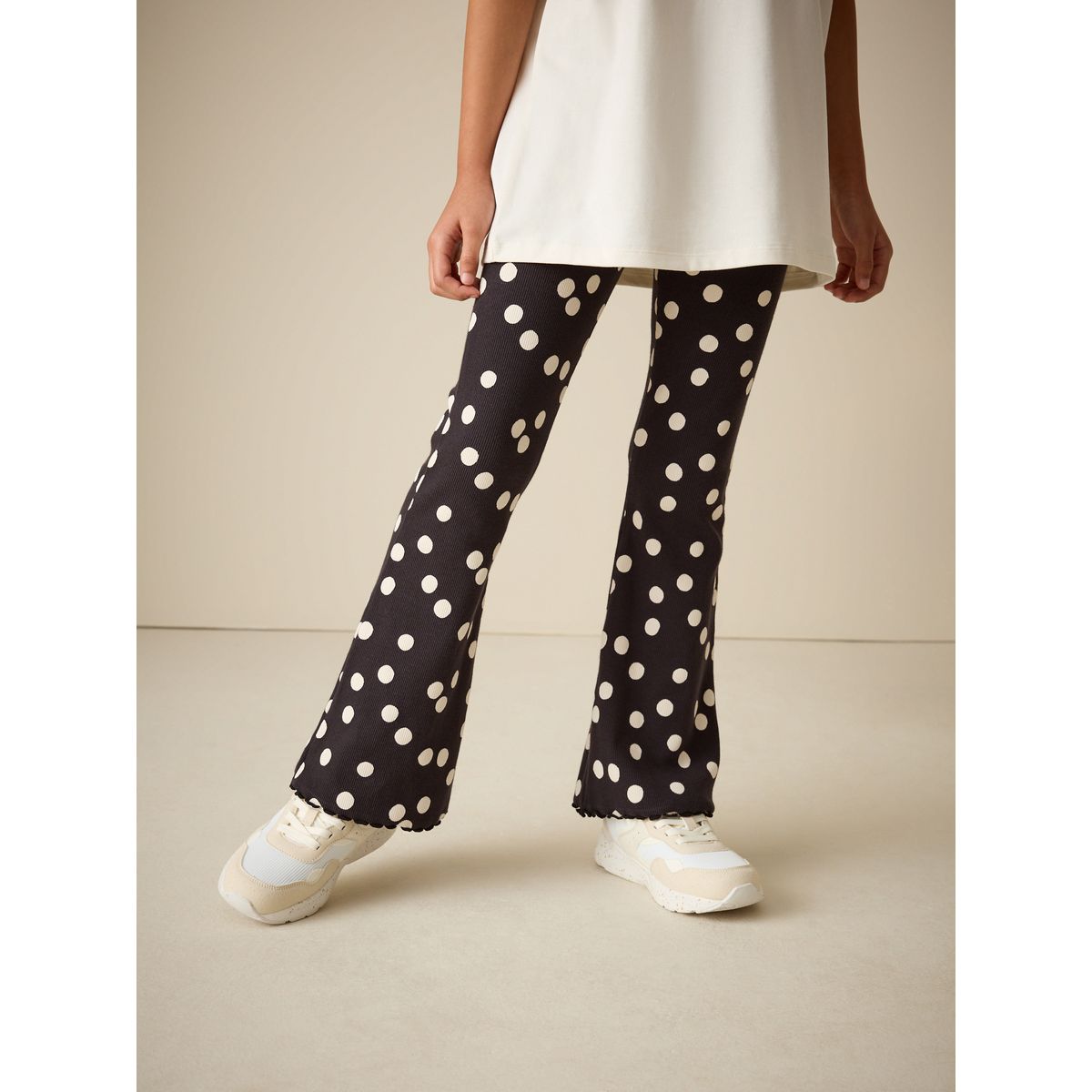 Legging évasé côtelé noir/pois blancs, NEXT