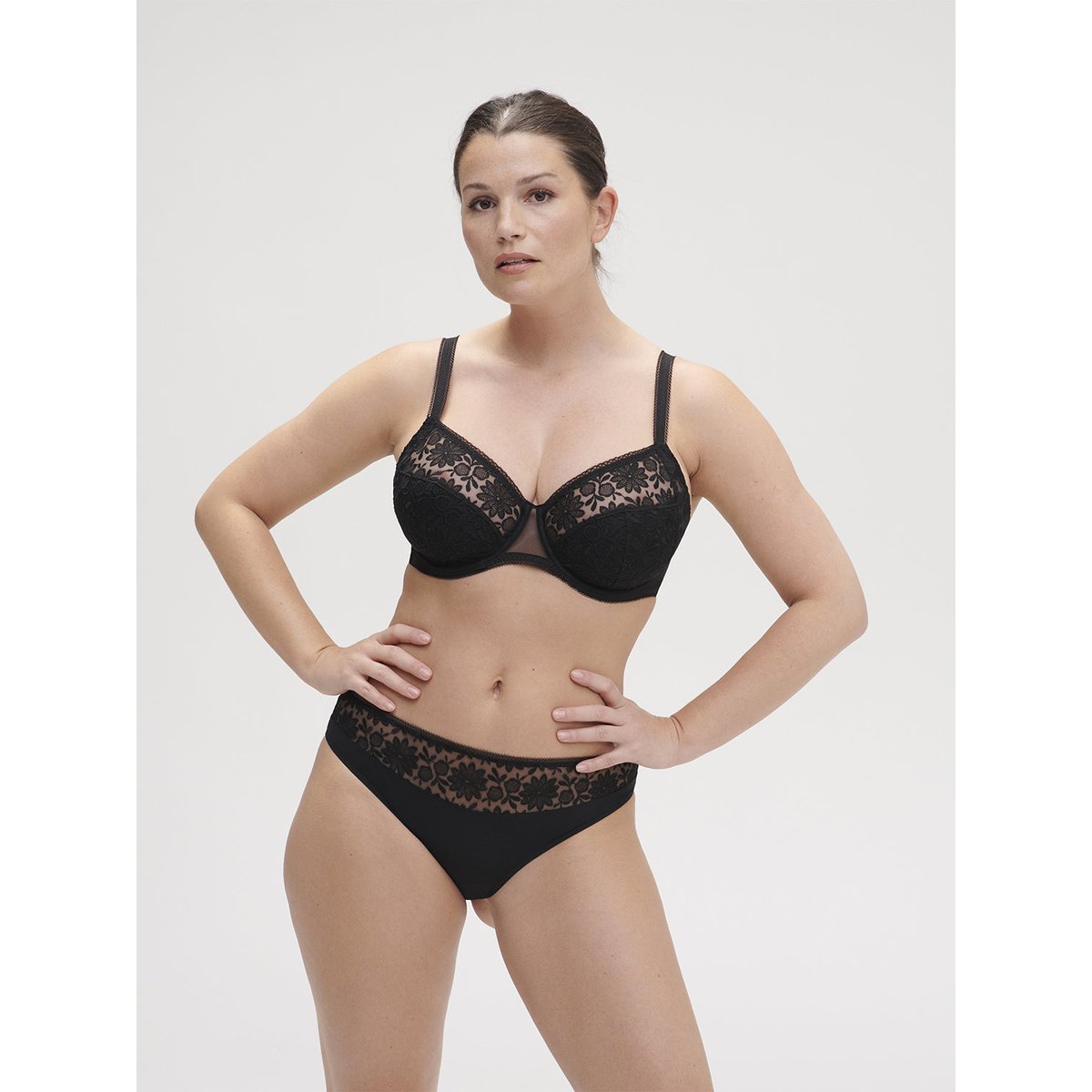 Soutien-gorge avec armatures emboitant, AMAZONE noir, SIMONE PERELE