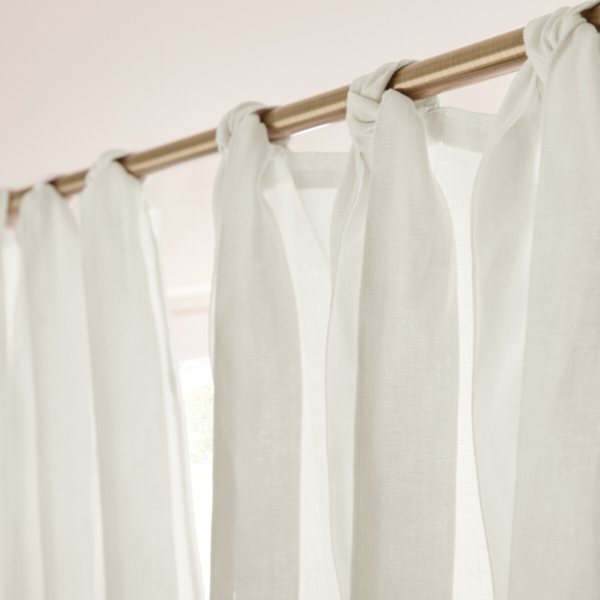 Colin Linen Curtain with Tie Top white foam, AM.PM