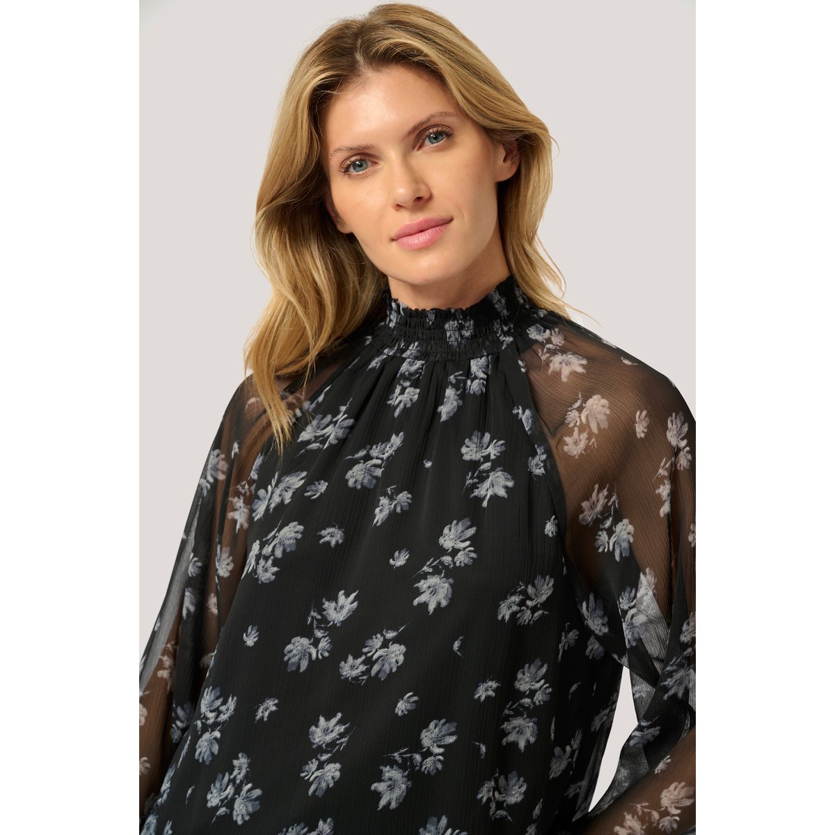 Blouse with long sleeve noir blanc fleurs, KAFFE