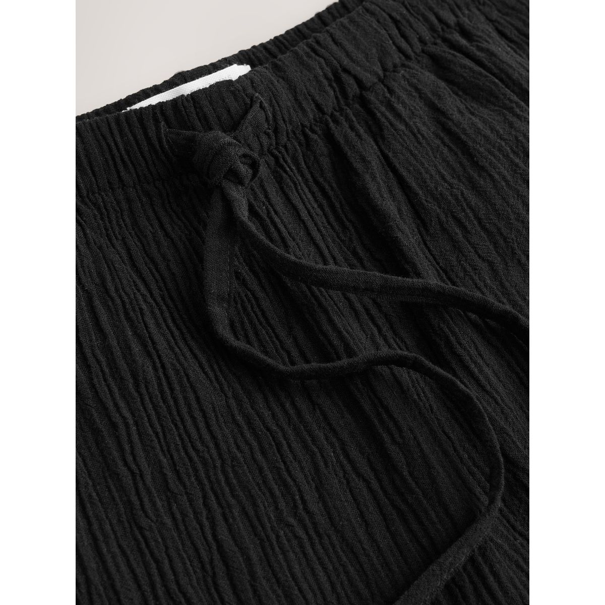 Short texturé contenant du lin noir, NEXT