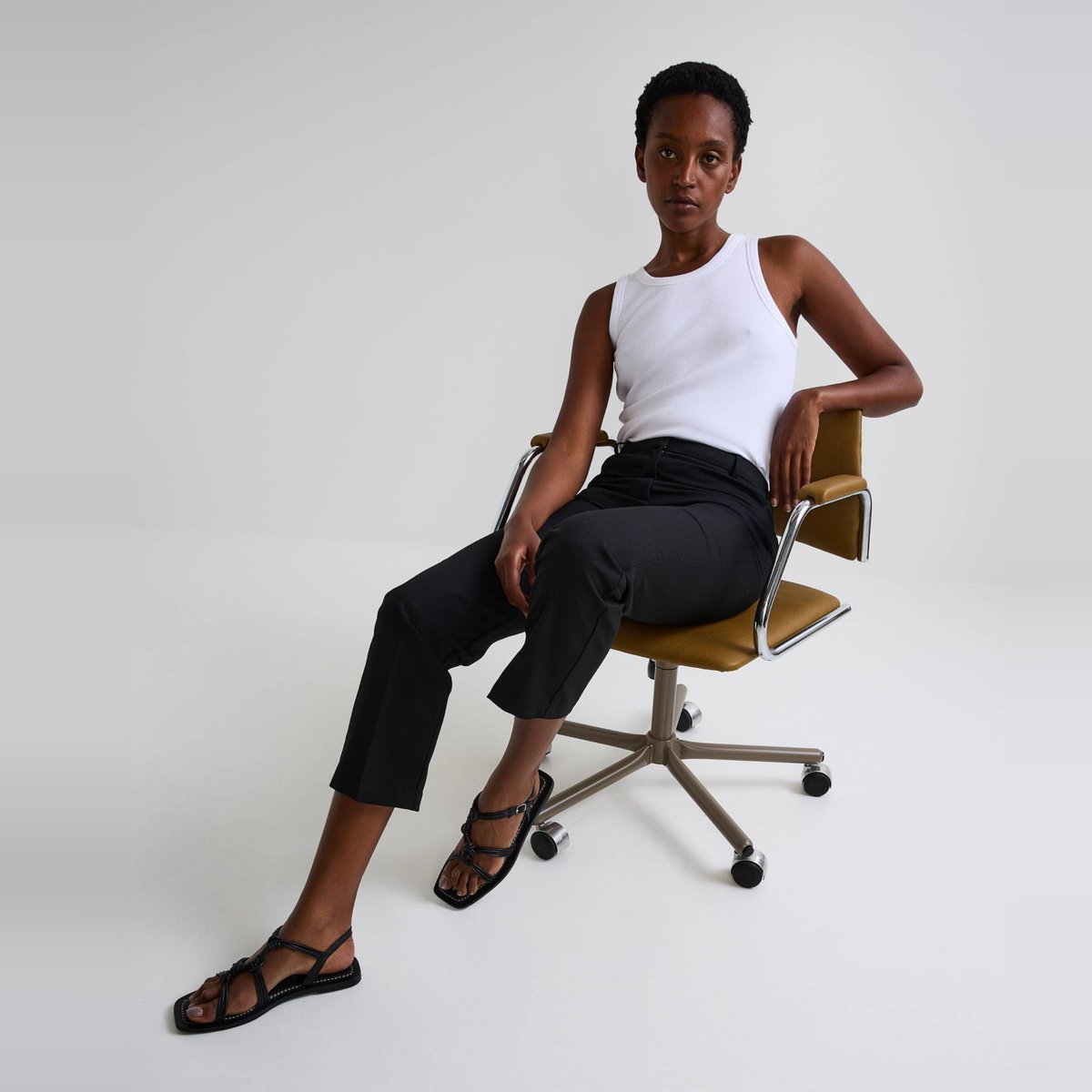 Pantalon droit uni avec pli cassé noir, MONOPRIX