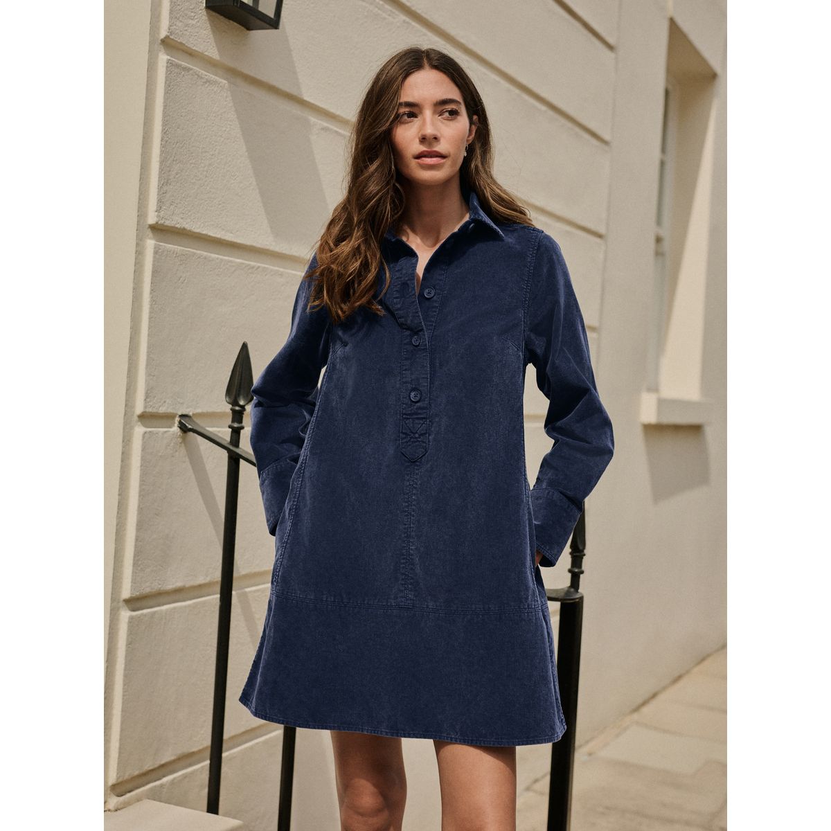 Robe courte en velours côtelé bleu indigo délavé, NEXT