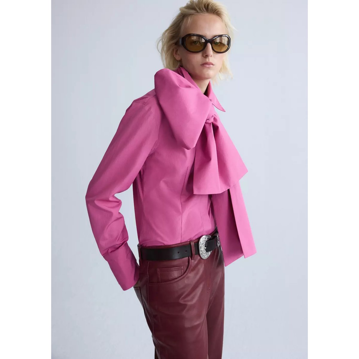 Pantalon droit en cuir lie de vin, MANGO