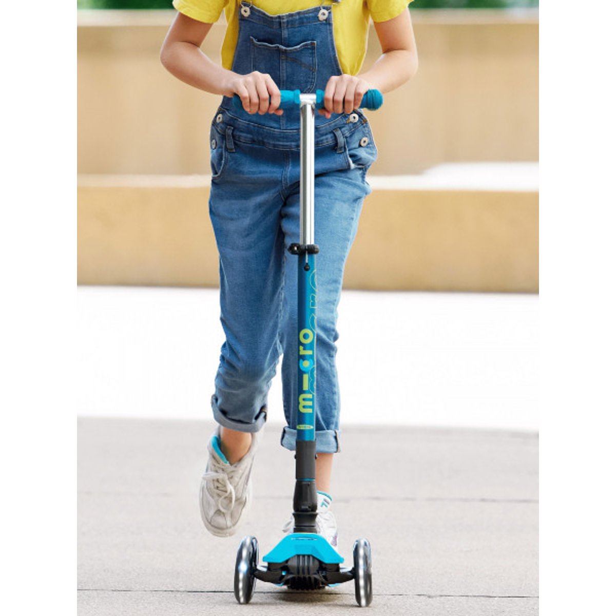Maxi Micro Deluxe pliable LED - Baie rouge bleu pétrole, MICRO MOBILITY