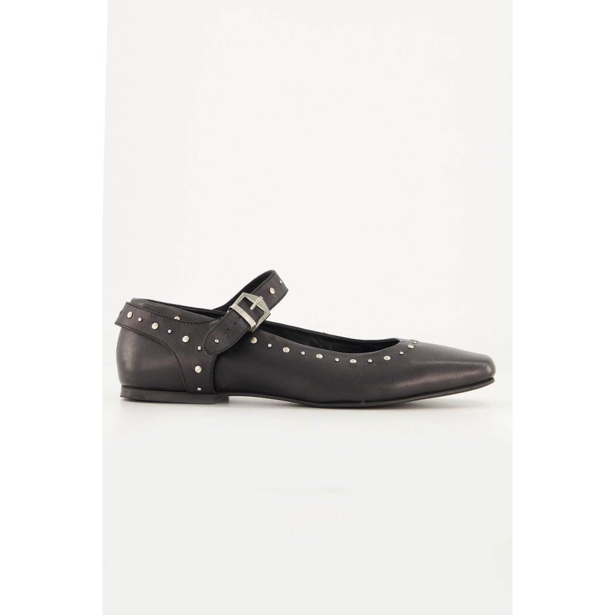 Ballerines en cuir. Rivets fantaisie , pied large noir, ULLA POPKEN
