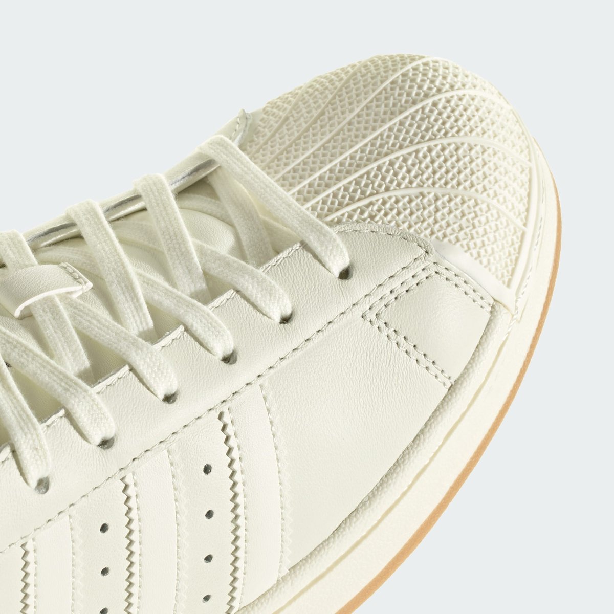 Chaussure Superstar Messi Chaussure Superstar Messi ivory / ivory / gold metallic, adidas Performance