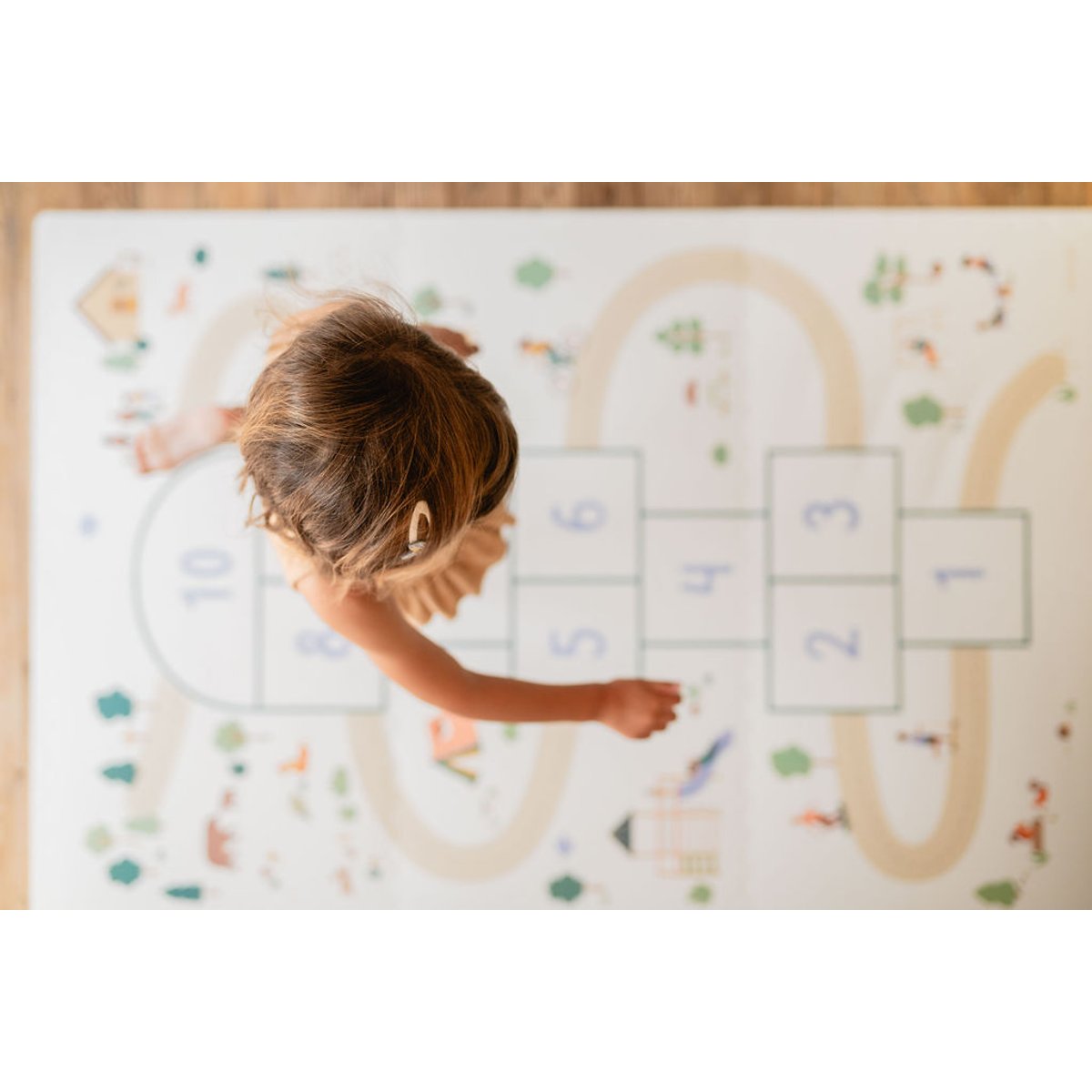 play&go - tapis puzzel, boîte de rangement & mini maison - hopscotch multicolor, PLAY ET GO