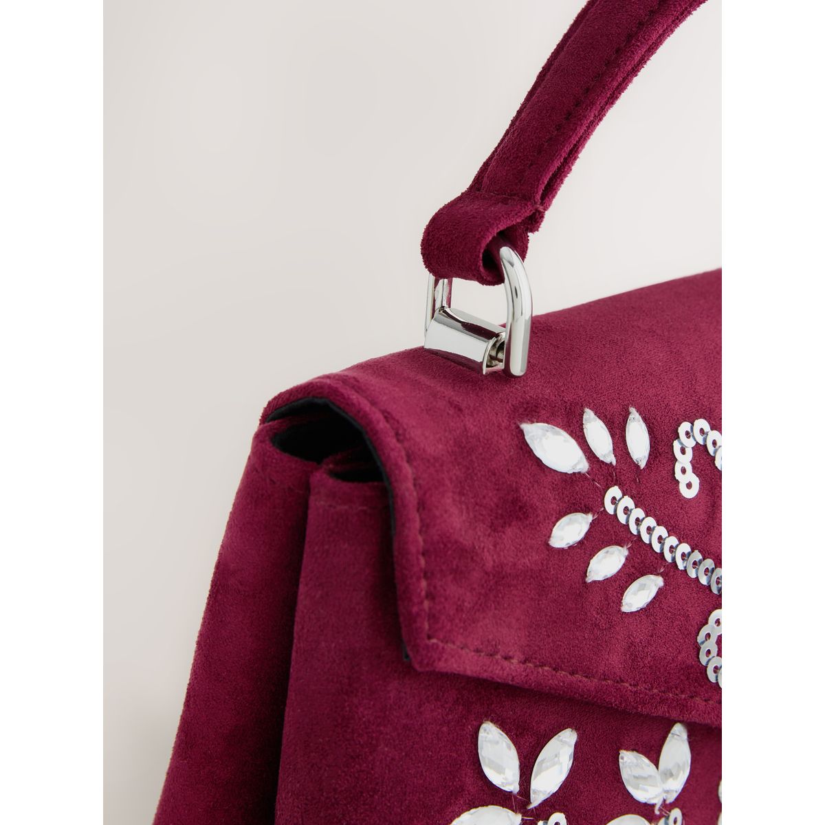 Sac à main avec ornements en velours rouge bordeaux, NEXT