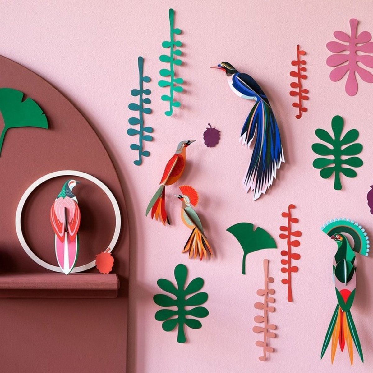 Décor mural Mur de Curiosités Observateur d'oiseaux multicolore, STUDIO ROOF
