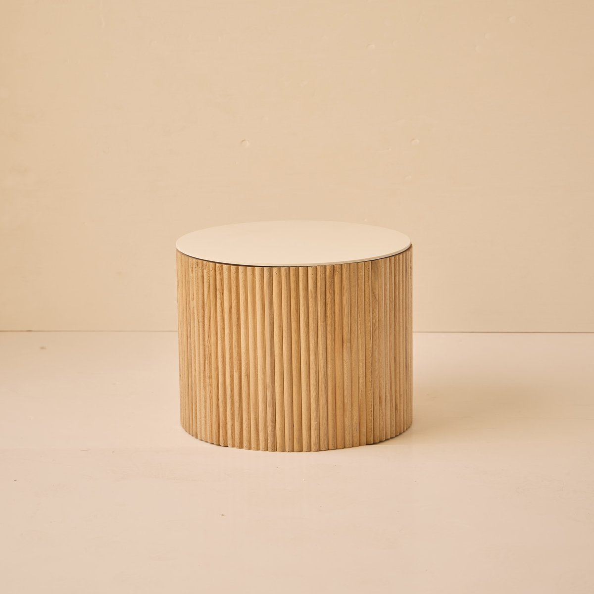 Lot de 2 tables basses avec rangement, rondes, bois, YATOMI bois naturel, NORDLYS