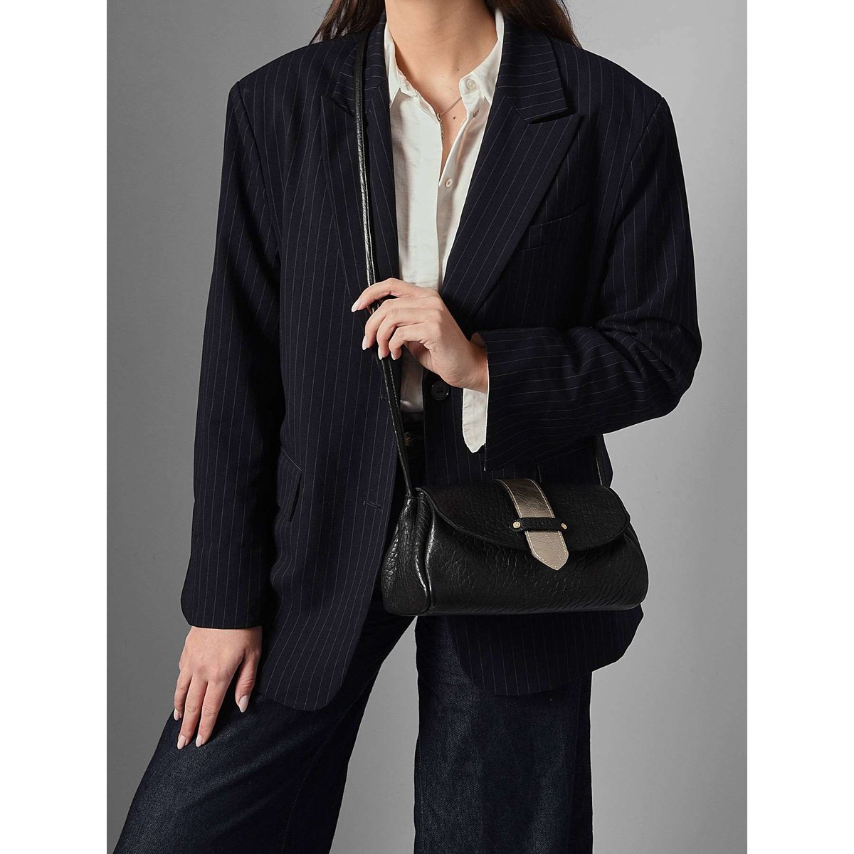 Sac bandoulière M Agnes cuir noir, ETRIER