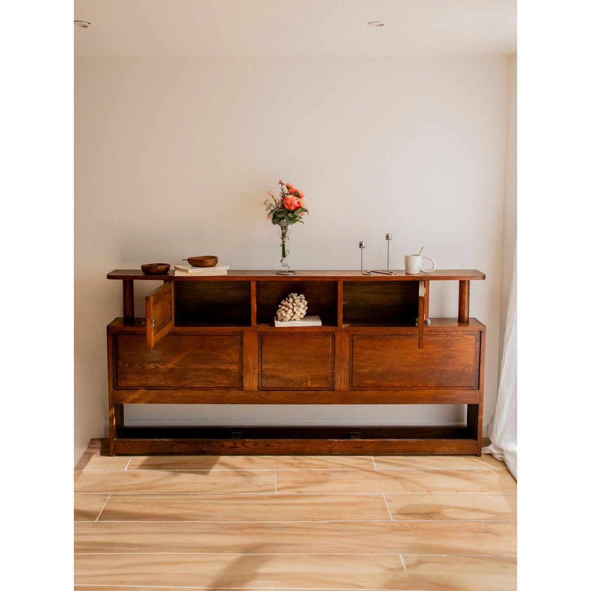 Buffet en bois brut Gilbert N°1822 - Bon état bois foncé, DEBONGOUT