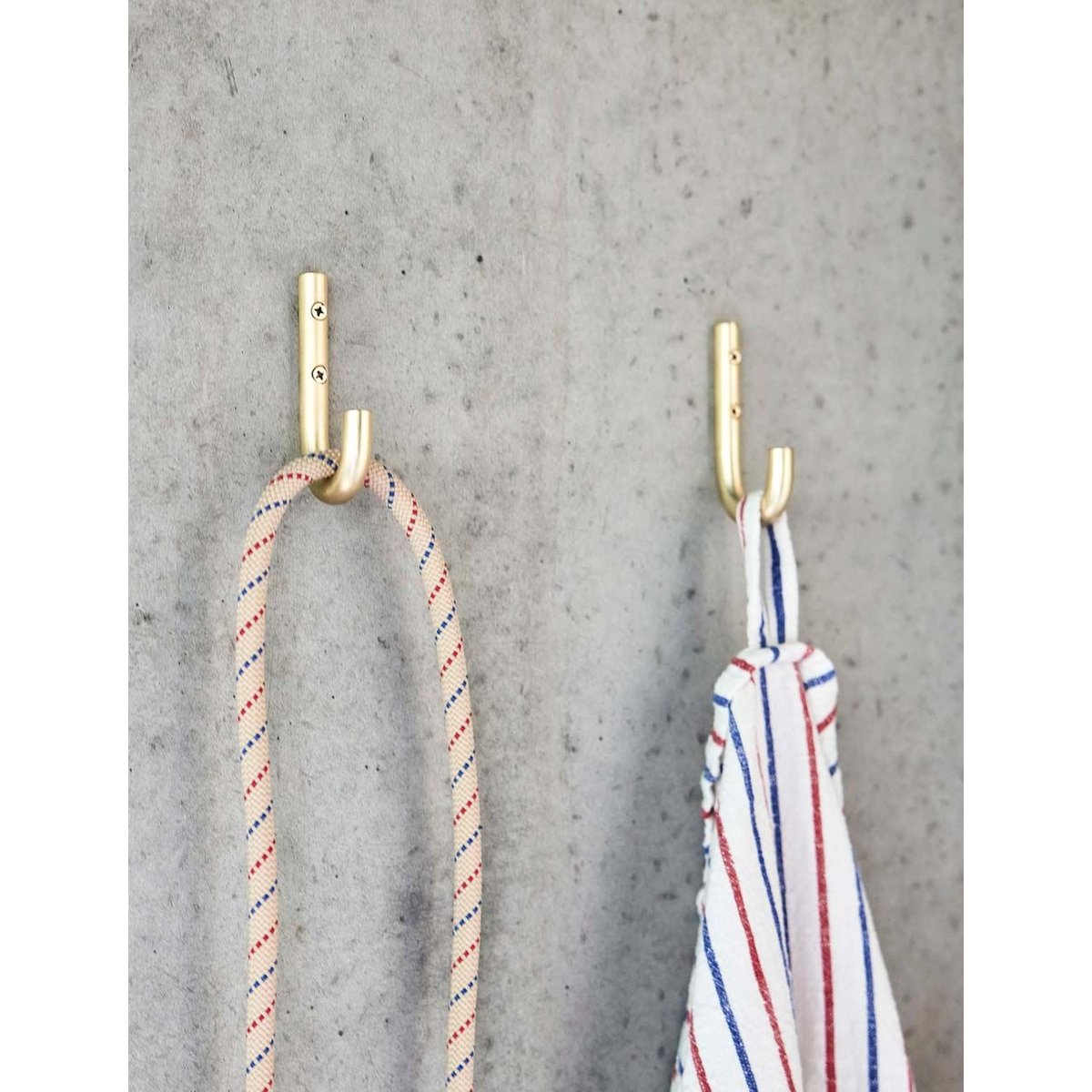 Lot de 2 patères en acier inoxydable LIVING vert, OYOY LIVING DESIGN