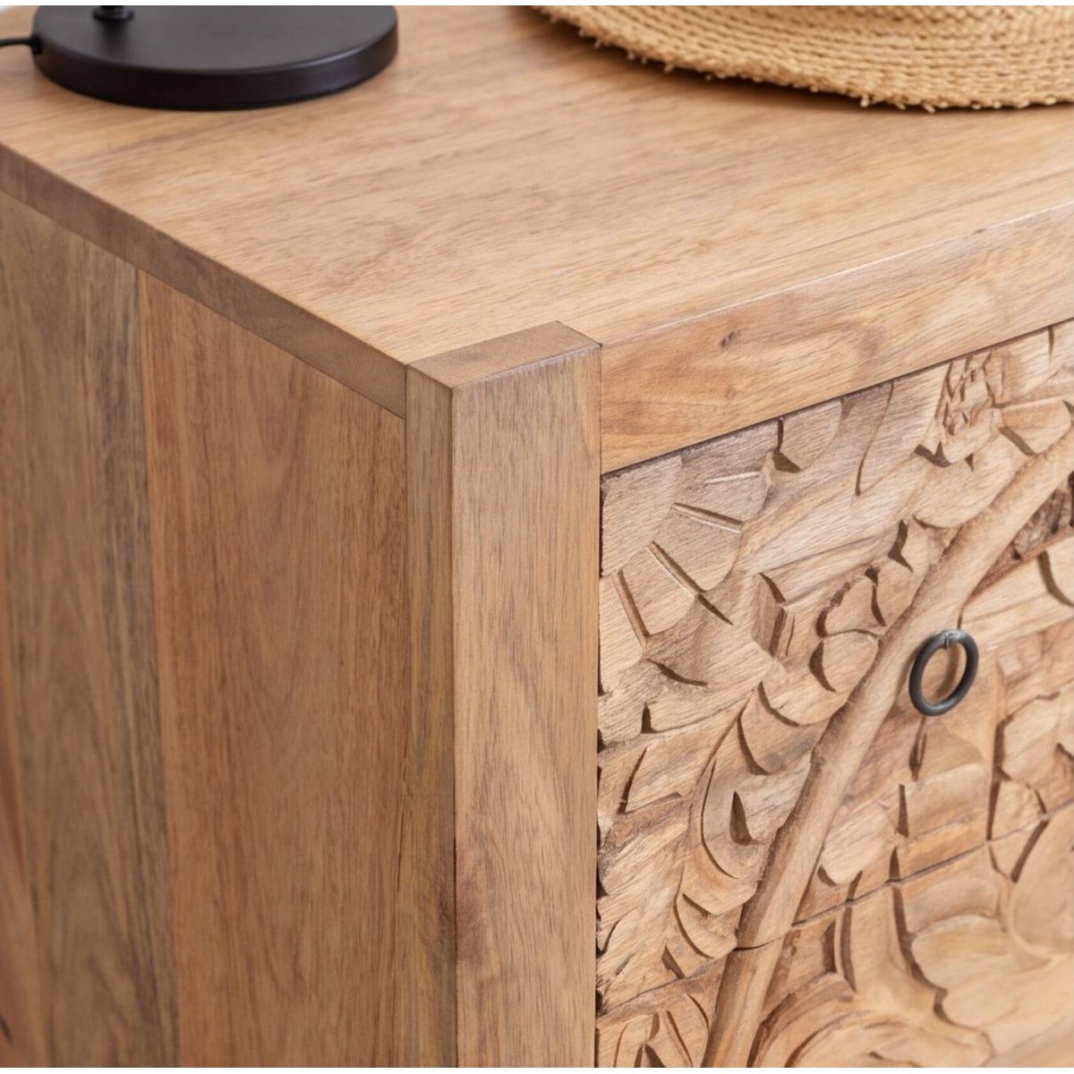 Commode sculpté en bois de manguier COURTNEY bois clair, MADE IN MEUBLES