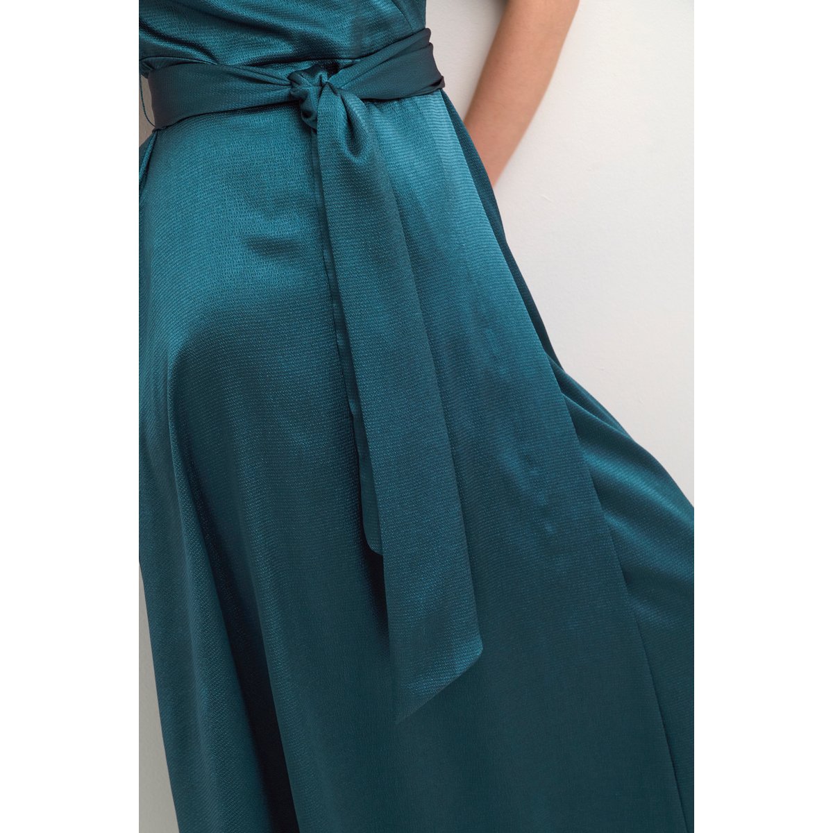 Robe bleu petrol, CREAM