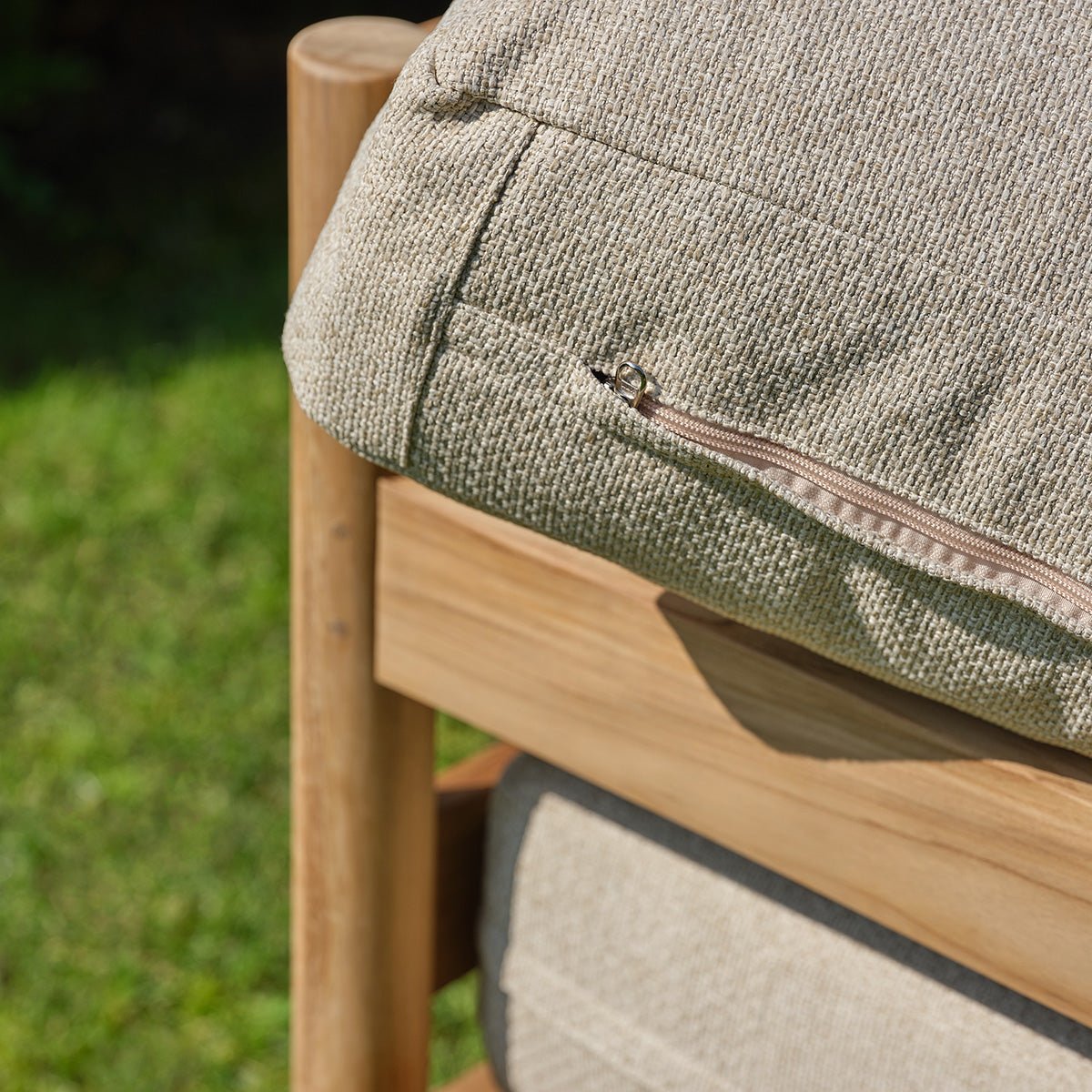 Salon de jardin bas en teck massif avec coussins 2 personnes  CALVI beige_chine, BERAH GETAH