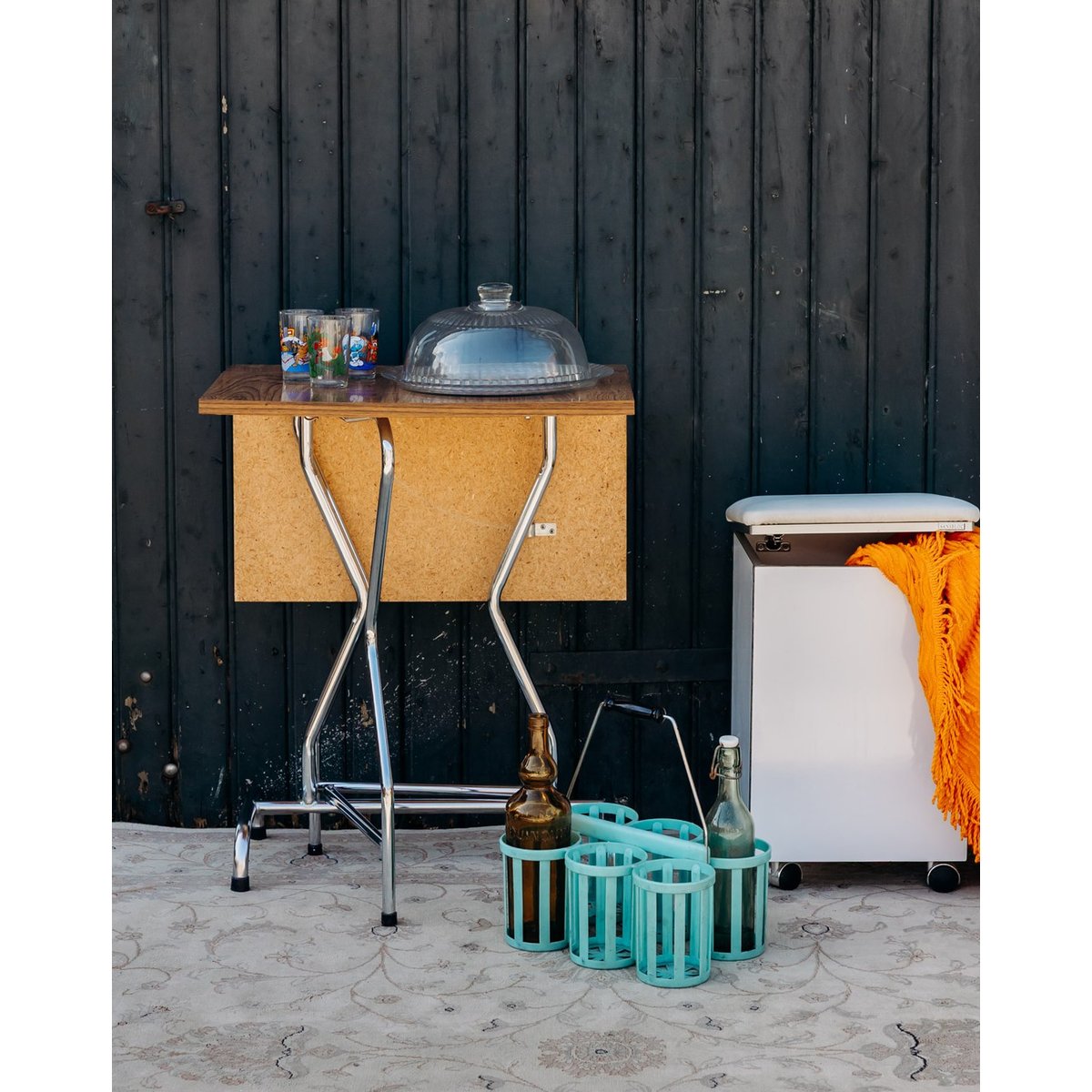 Table à manger en formica Romy N°1327 - Bon état bois foncé, DEBONGOUT