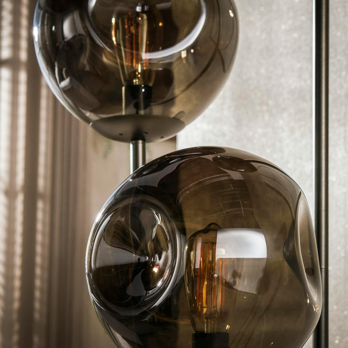 Lampadaire 3 tiges globes en verre NIAGARA brun, PIER IMPORT