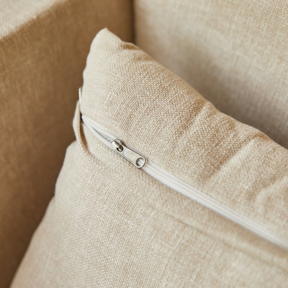 Fauteuil en Tissu massif, METRIC beige, TIKAMOON