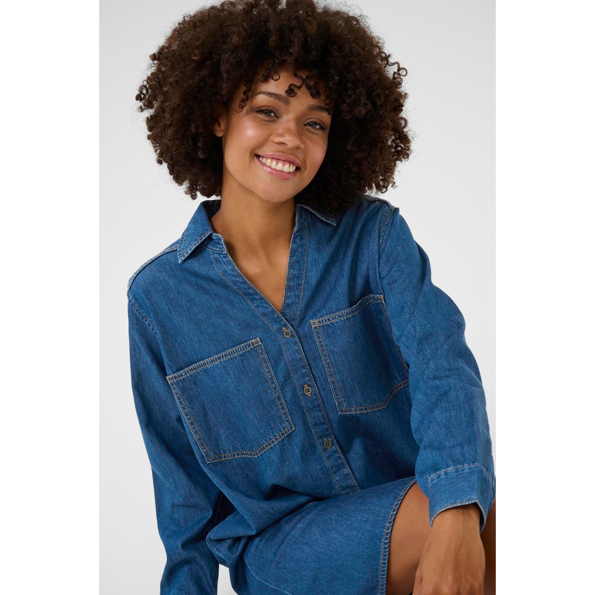 Robe bleu foncé lavé, CULTURE