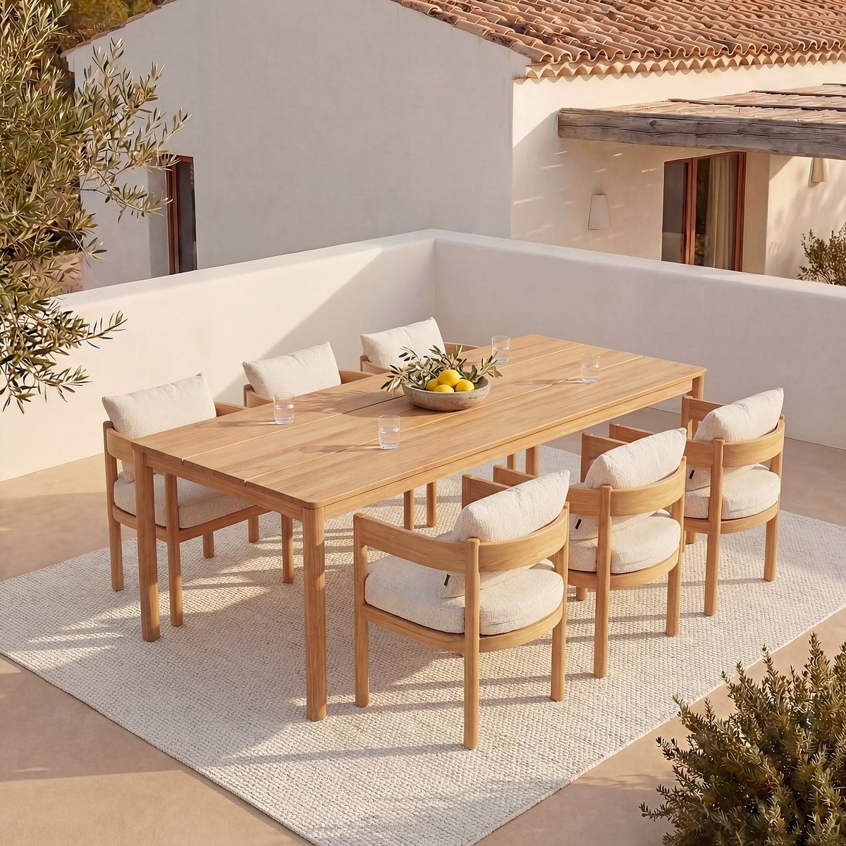 Chaise de jardin en teck massif et tissu imperméable FIGARI blanc cassé, HABITAT