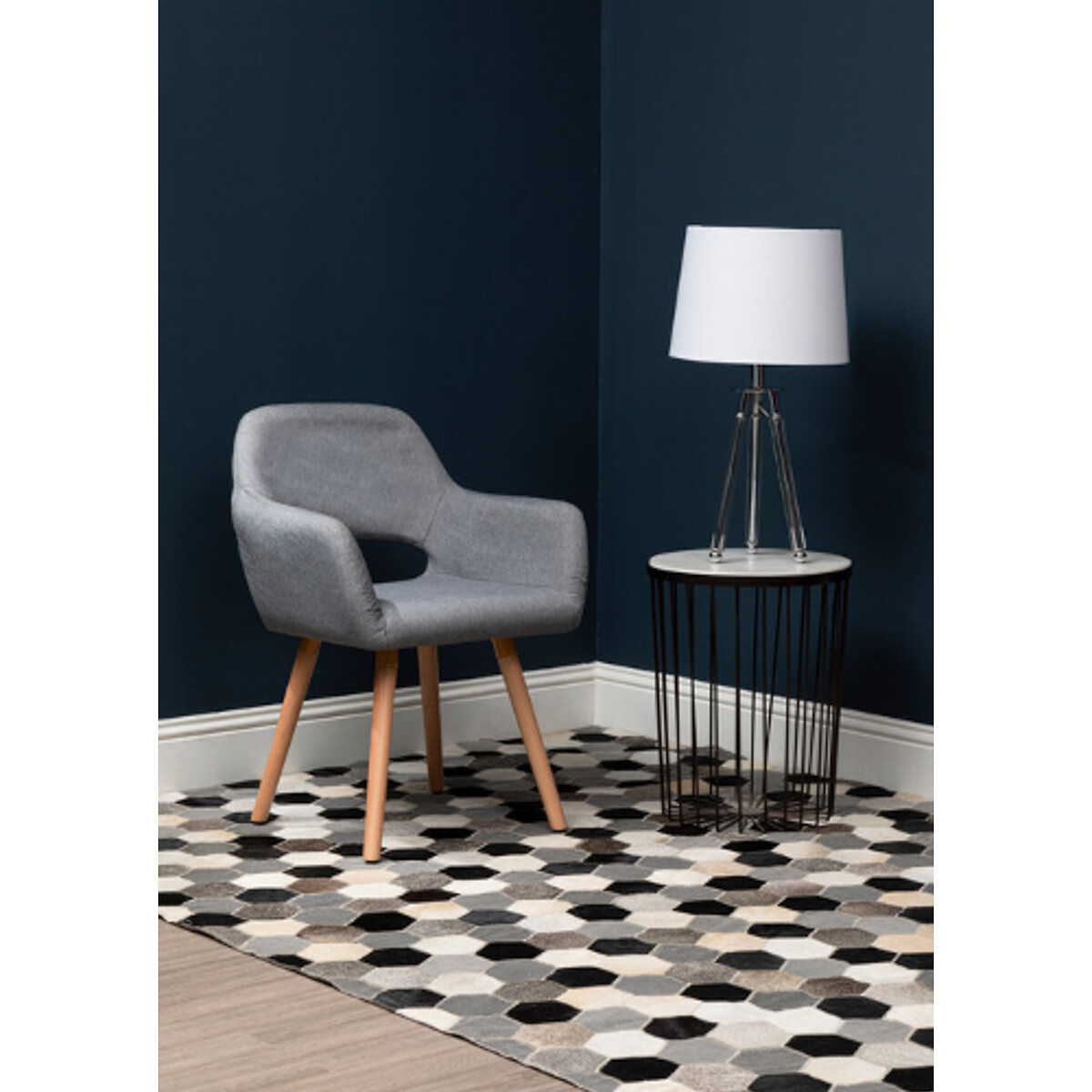Harlen Tripod Table Lamp with White Shade in Chrome silver-coloured, SO'HOME