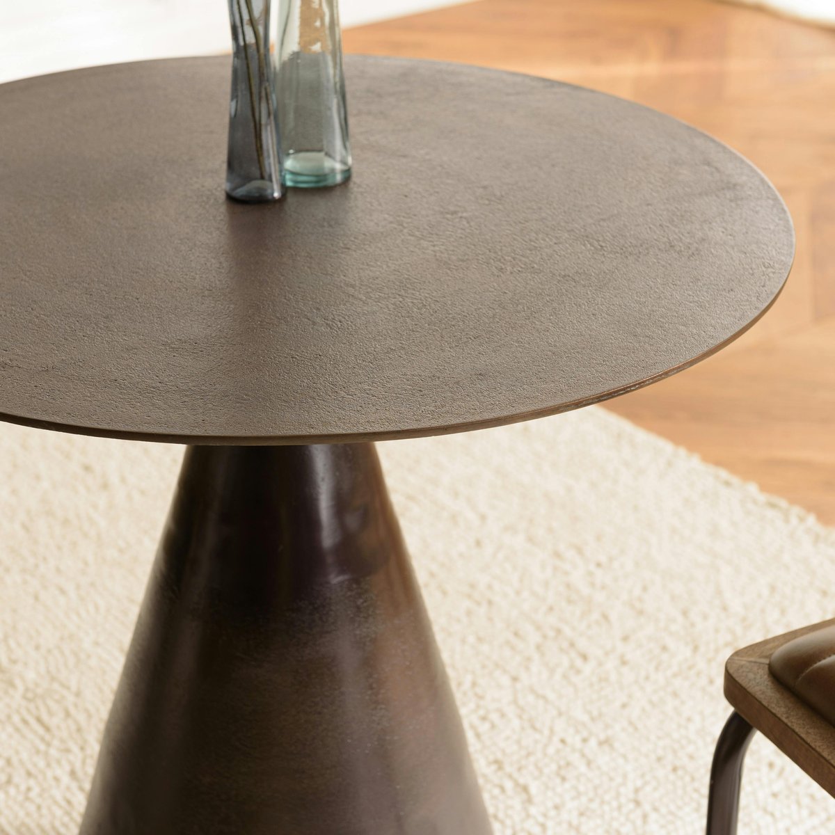 Table de repas ronde D80 cm métal antique pied conique ZALA marron, PIER IMPORT