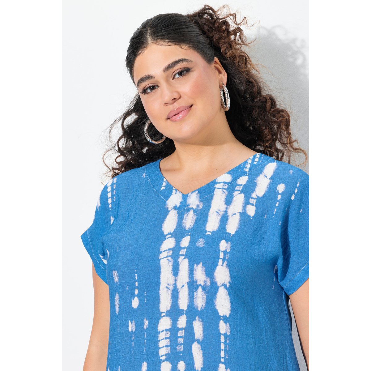 Caftan en lin mélangé. Motif batik. Col V bleu pétrole, ULLA POPKEN