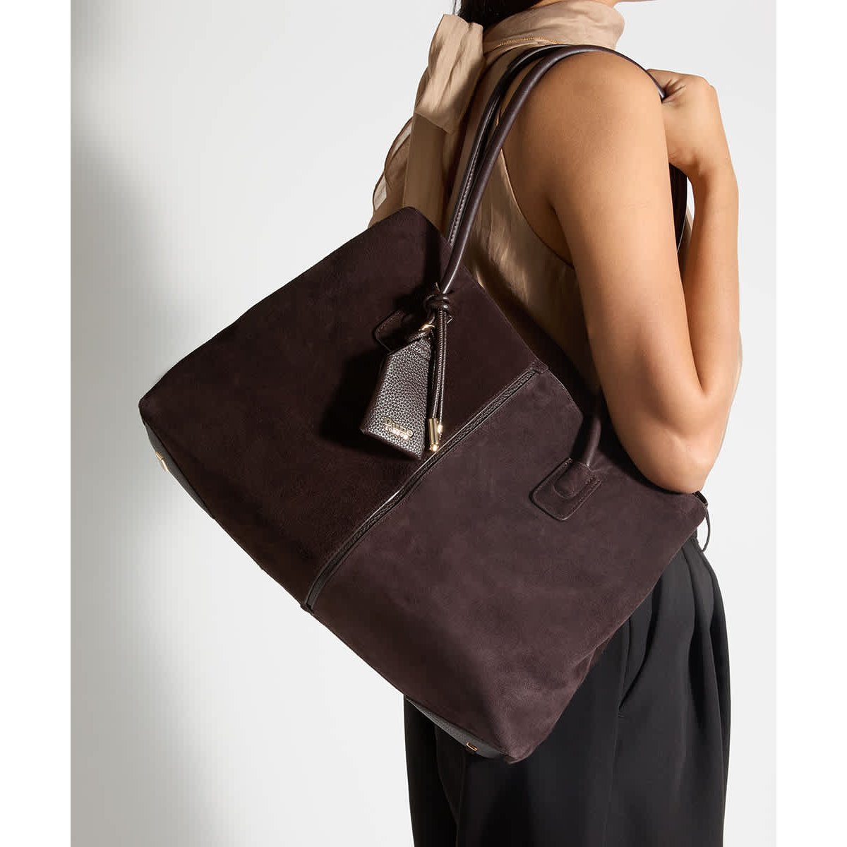 Sac à bandoulière à étiquette - DESERVING L dark brown-suede, DUNE LONDON