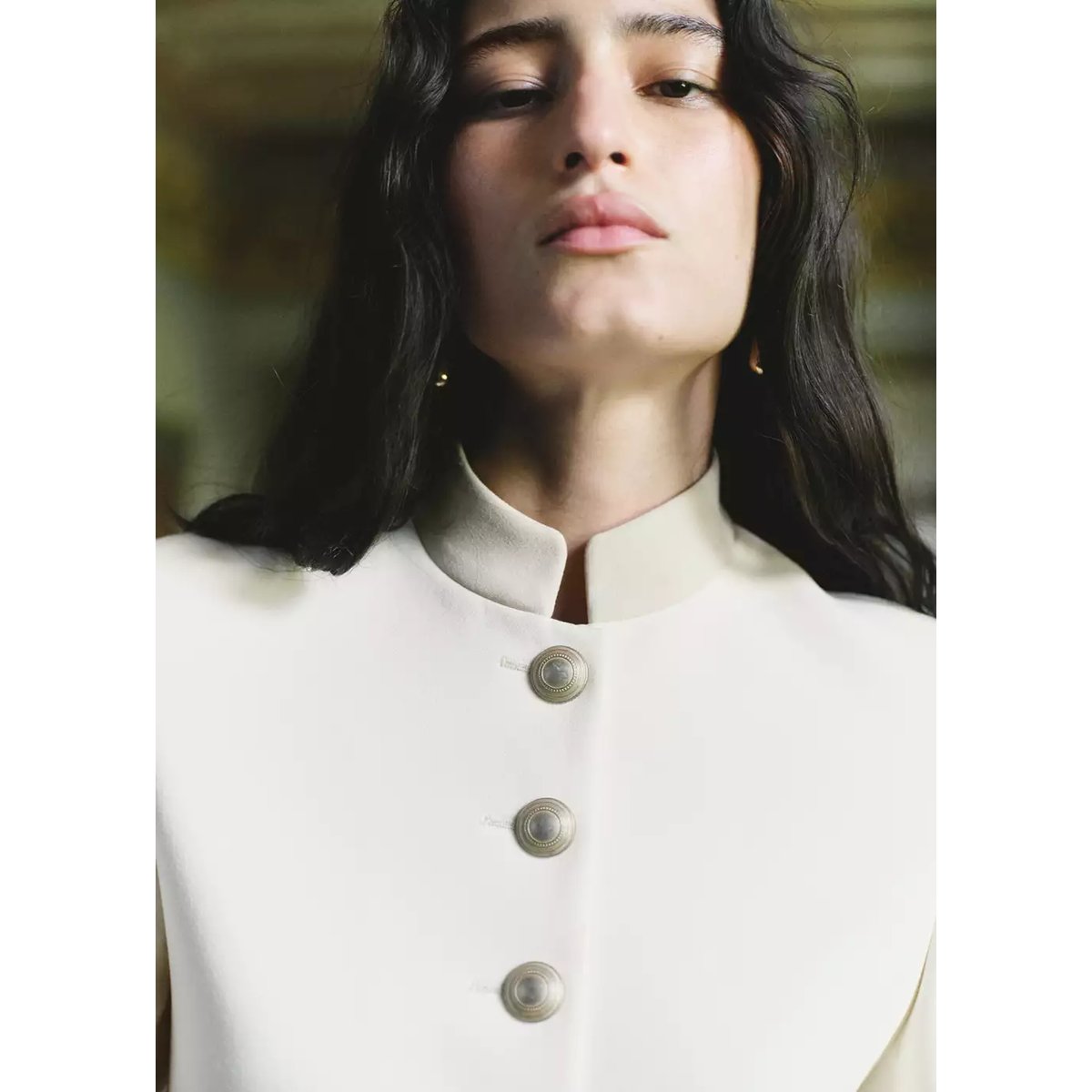 Veste à col officier boutons bijoux blanc cassé, MANGO