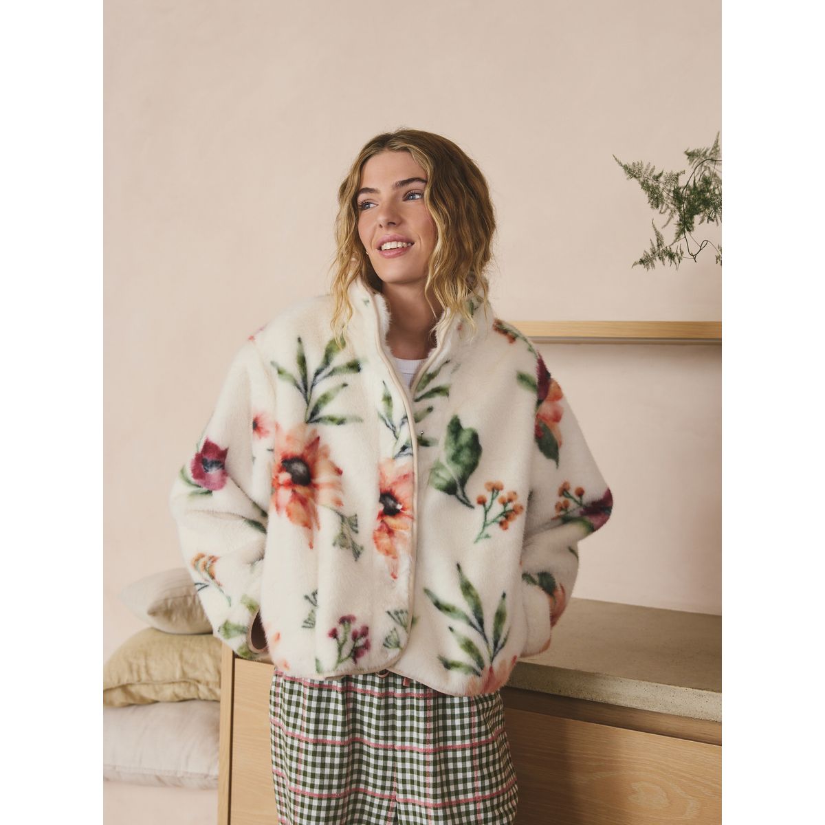 Polaire en imitation fourrure n.premium écru à imprimé fleurs, NEXT