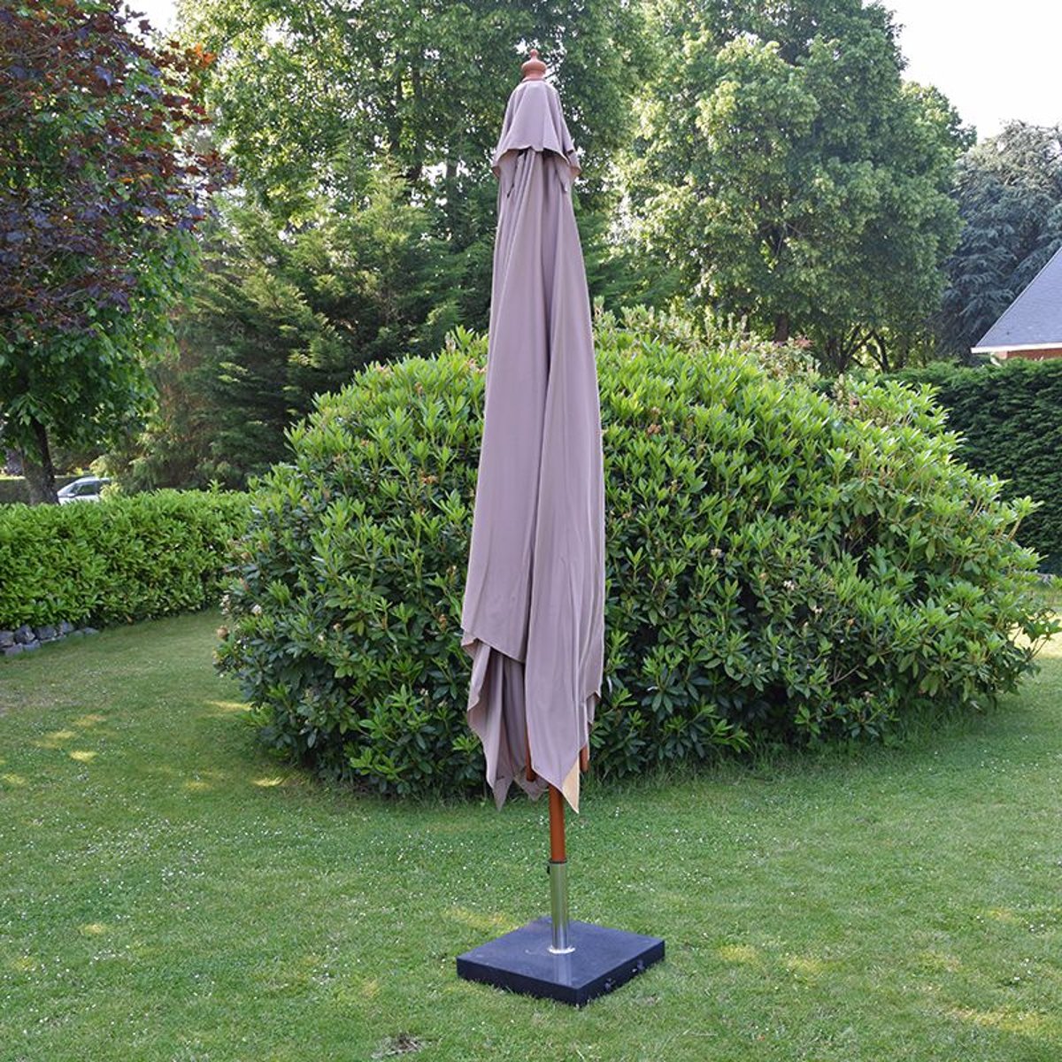 Parasol en bois 3x3m Pegasia taupe, GECKO JARDIN