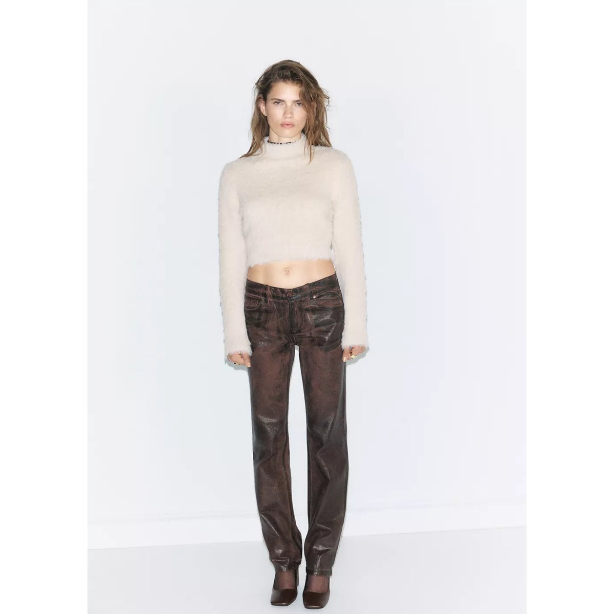 Pull tissu bouclette col montant écru, MANGO