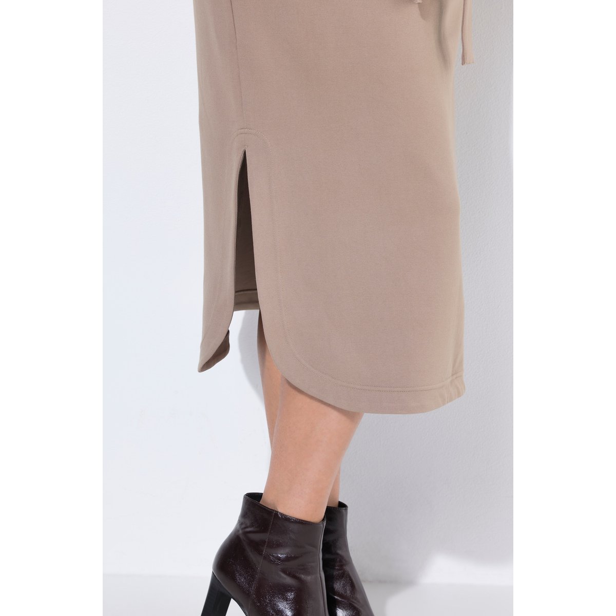 Robe midi oversize, décolleté rond marron pâle, ULLA POPKEN