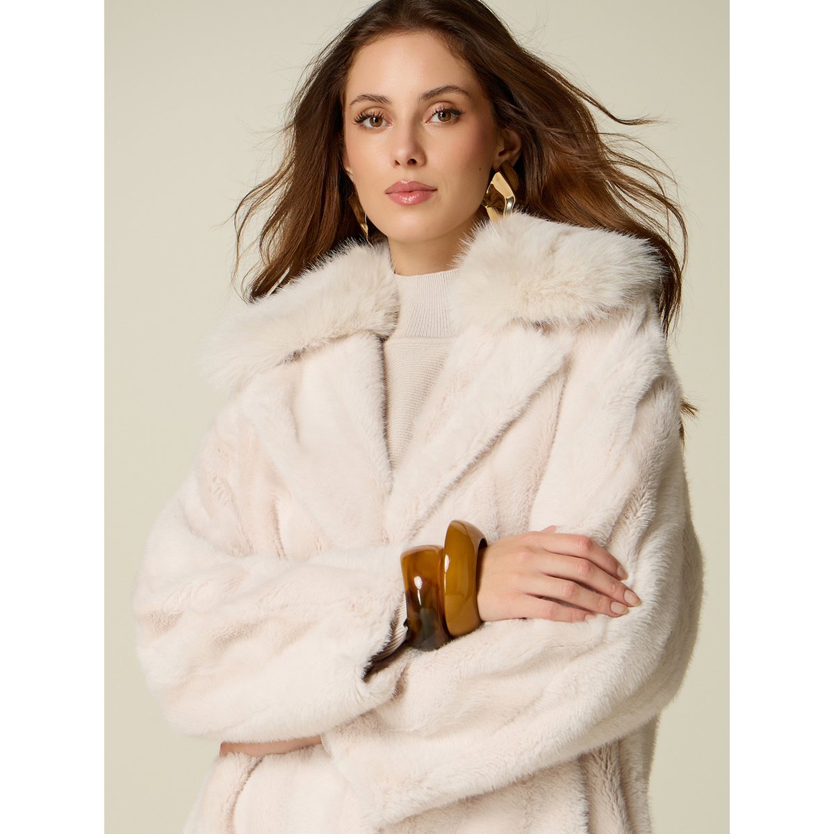 Manteau blanc, OLTRE