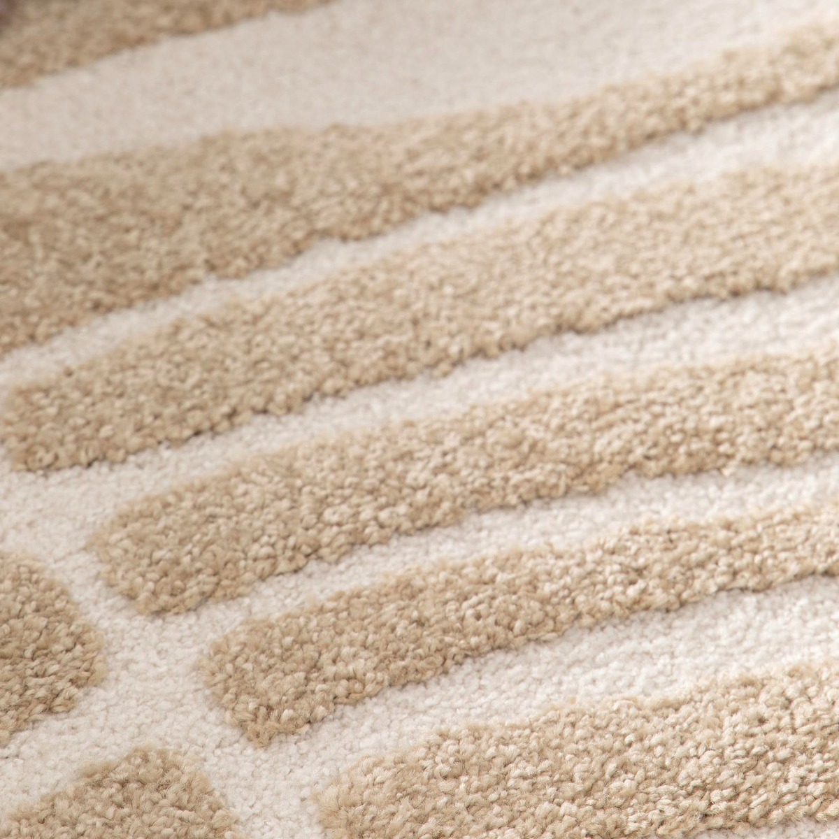Tapis à relief doux moderne DESIGN LEAVES beige, THE DECO FACTORY