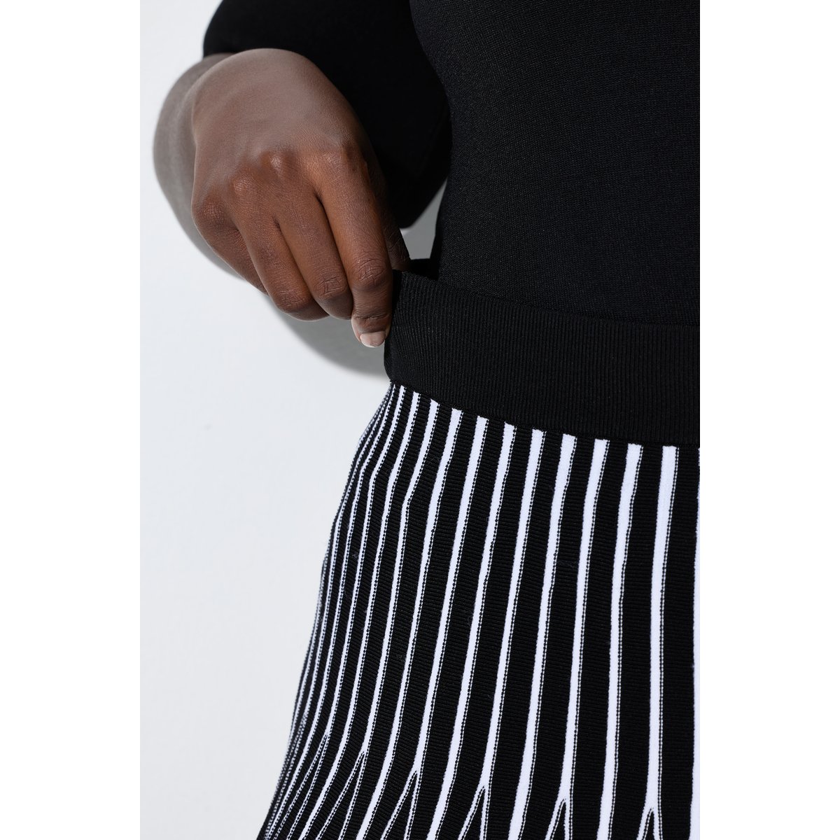 Jupe plissée longueur midi, rayures noir, ULLA POPKEN