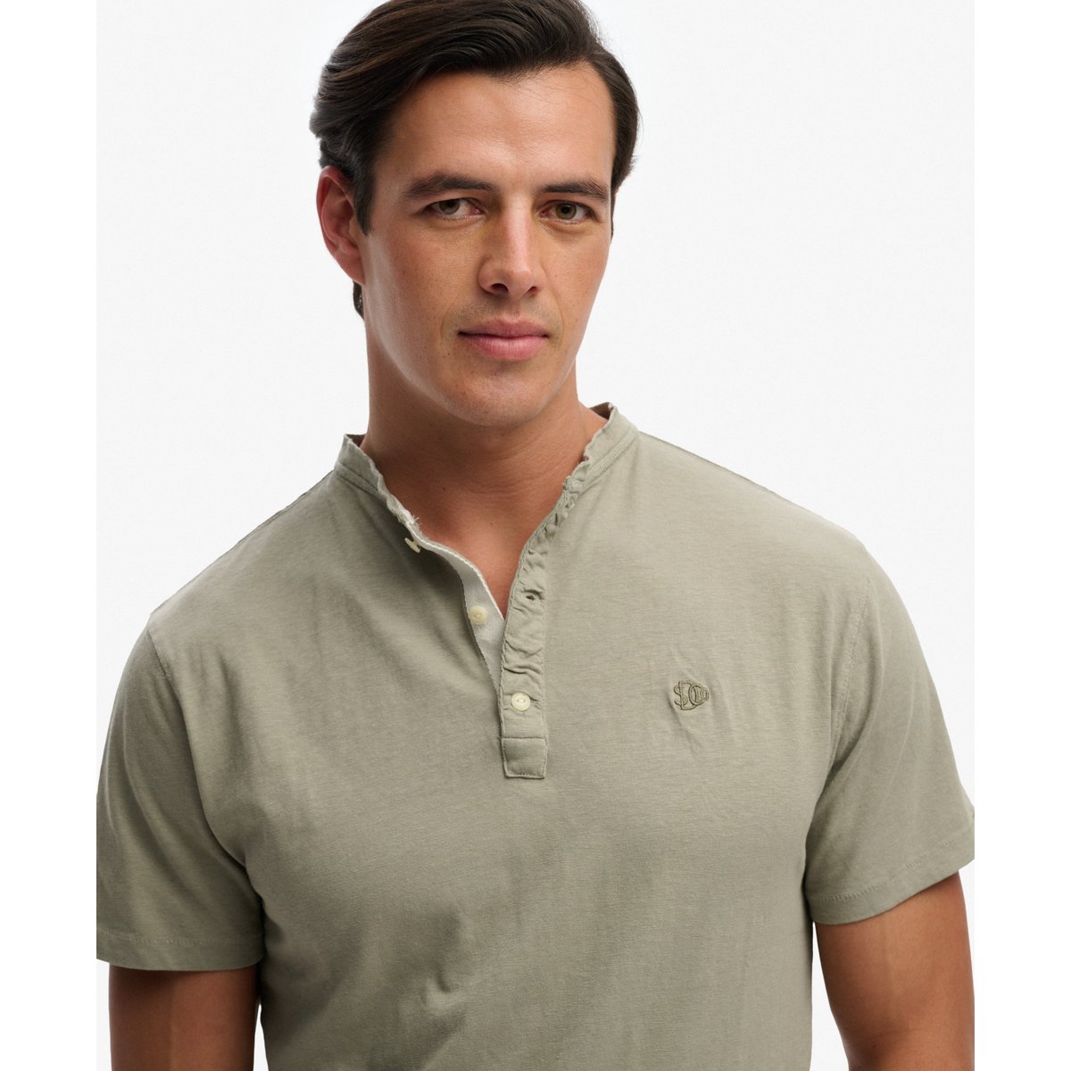 T-shirt Henley à manches courtes en coton et lin kaki clair, SUPERDRY